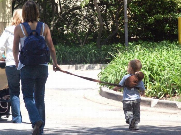 Kids on Leashes (35 pics)