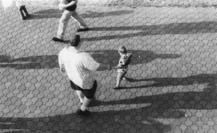 Kids on Leashes (35 pics)