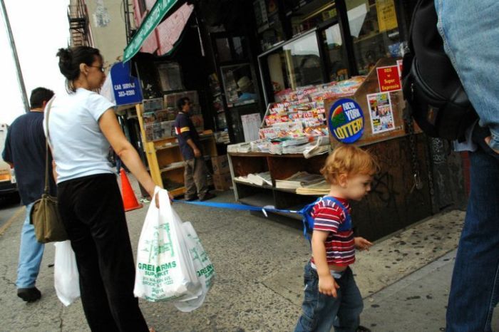 Kids on Leashes (35 pics)