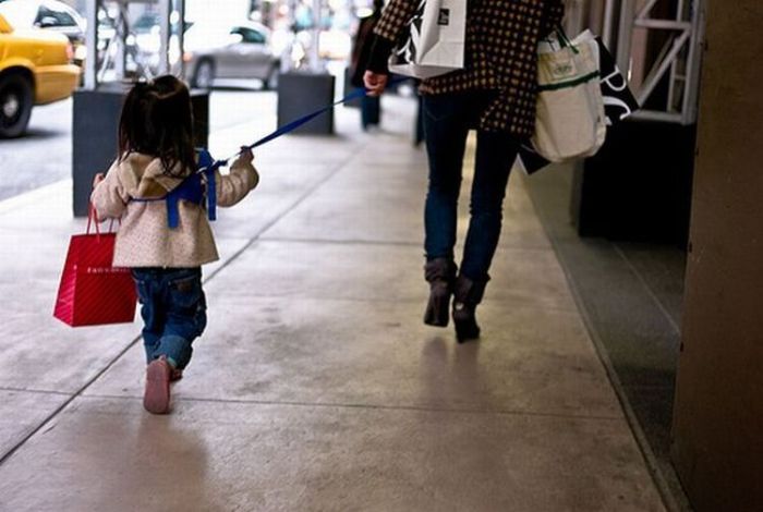 Kids on Leashes (35 pics)