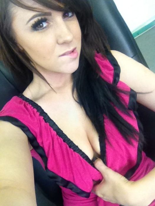 Beautiful Girls Take Photos of Themselves (40 pics)