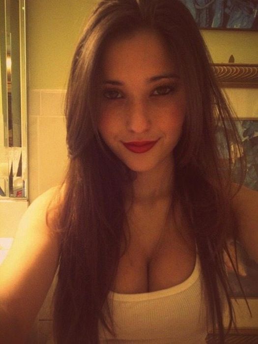 Beautiful Girls Take Photos of Themselves (40 pics)