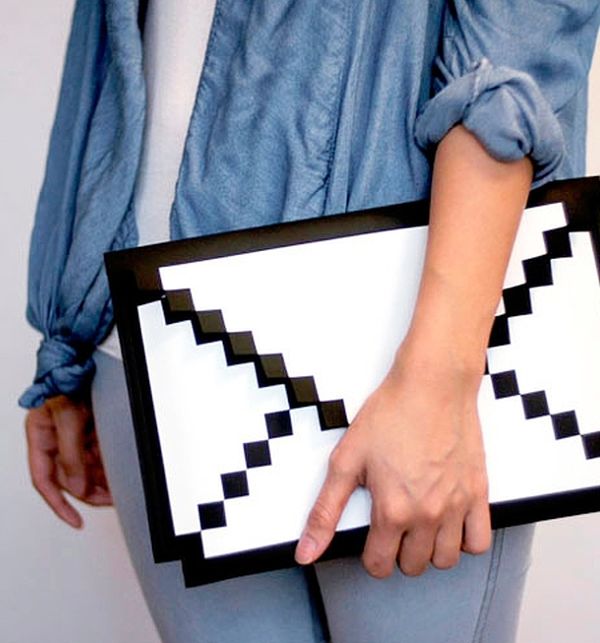 8bit iPad Sleeve (4 pics)