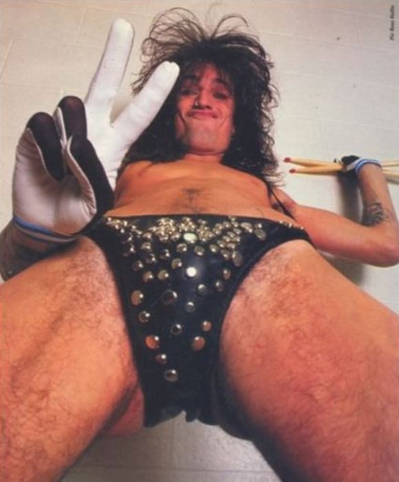 Tommy Lee In The '80s (50 pics)