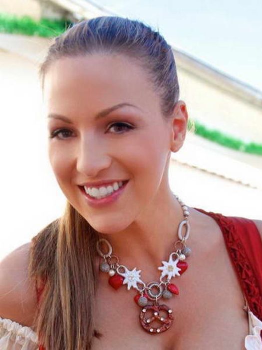 Busty Model Jordan Carver Visits Oktoberfest (38 pics)