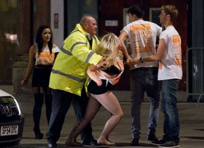 The Cardiff Walk of Shame (43 pics)