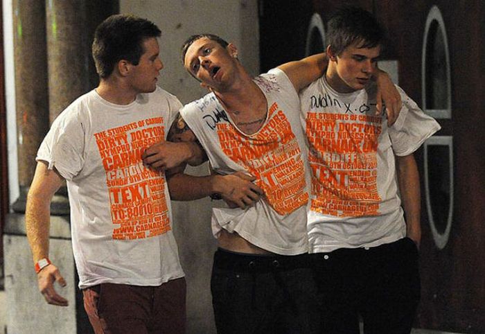 The Cardiff Walk of Shame (43 pics)