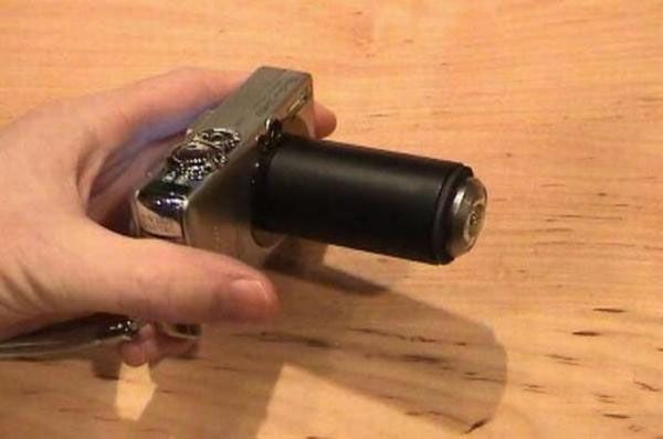 Camera with a Peephole (7 pics)