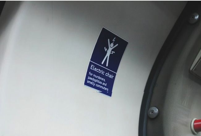 Trolling on the London Underground (20 pics)