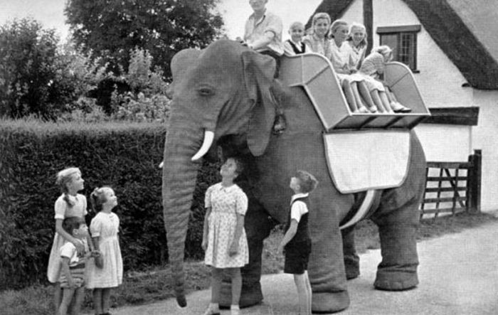 Robot Elephant, 1950 (8 pics)