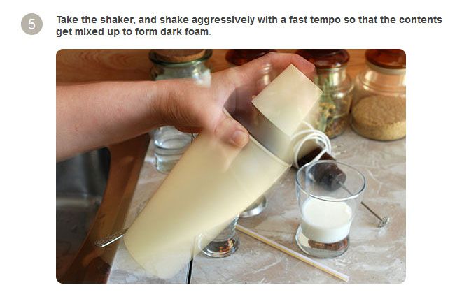 How to Make a Traditional Greek Frappe (8 pics)