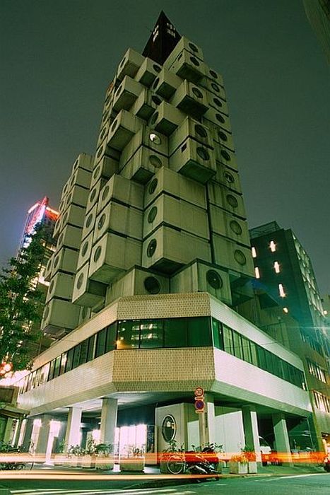 Nakagin Capsule Tower in Tokio (20 pics)