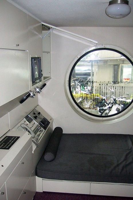 Nakagin Capsule Tower in Tokio (20 pics)