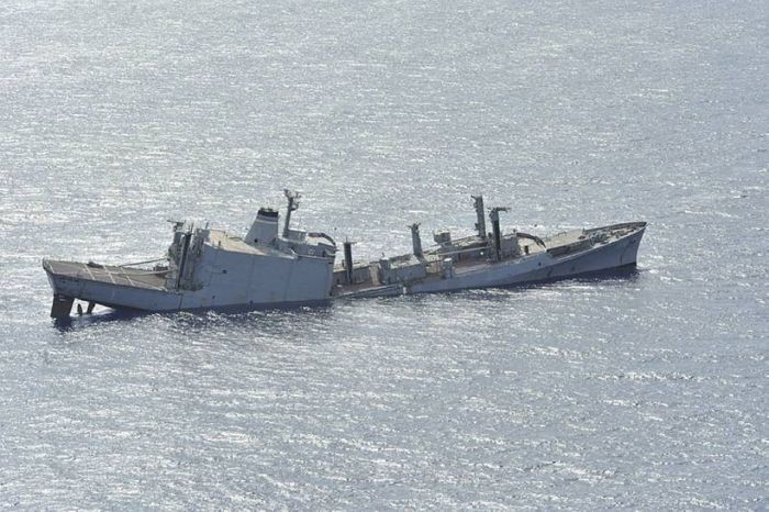 Torpedo vs a Ship (32 pics)