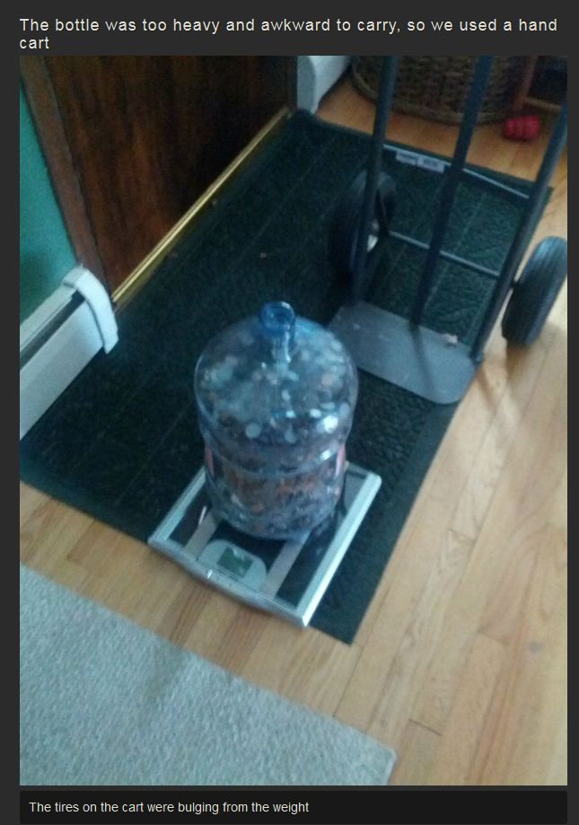 Cashing 172.8 lbs (78.4 kg) of Change (6 pics)