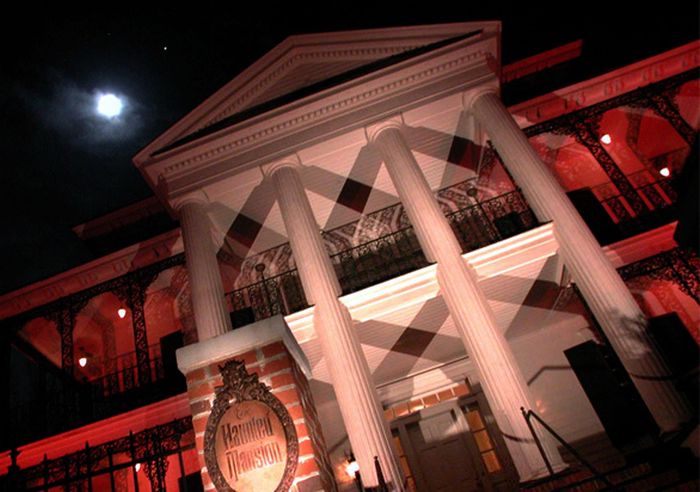 Disneyland Haunted Mansion Replica on Sale (15 pics)