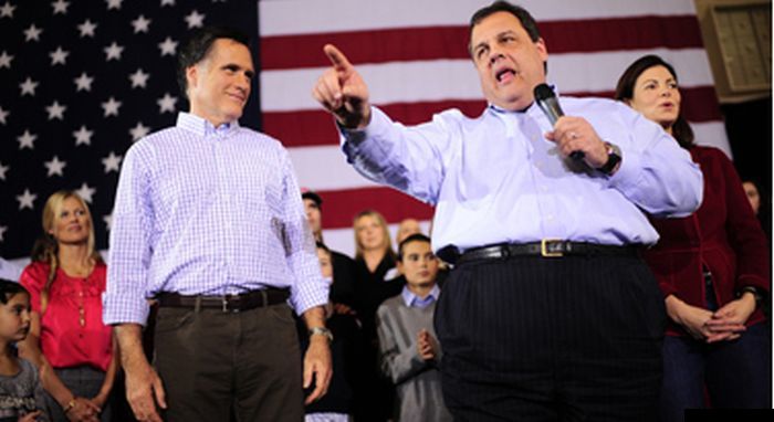 Mitt Romney Looking at People (16 pics)