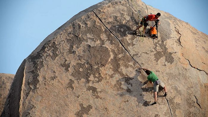 How the Rock Climbing Photos Are Made (10 pics)