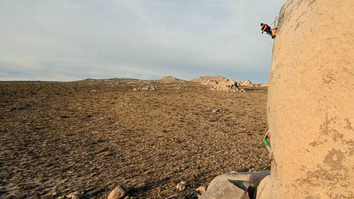 How the Rock Climbing Photos Are Made (10 pics)