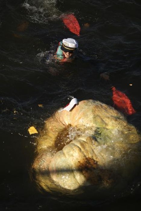 The Third Annual Pumpkin Regatta (11 pics)