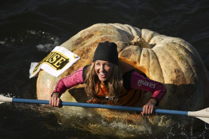 The Third Annual Pumpkin Regatta (11 pics)