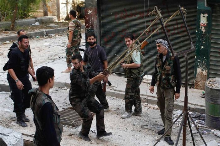 Grenade Launcher of Syrian Rebels (4 pics)