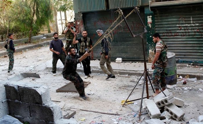 Grenade Launcher of Syrian Rebels (4 pics)