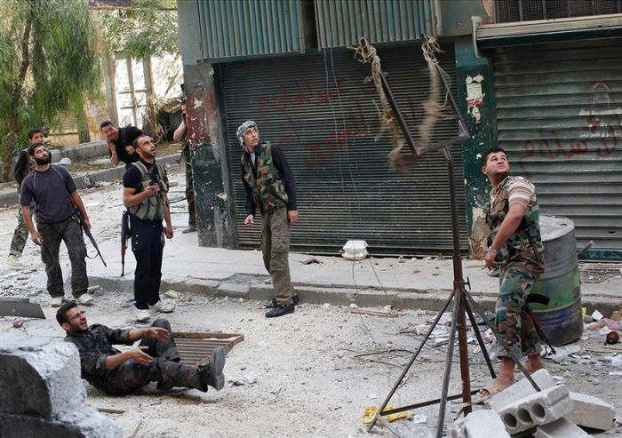 Grenade Launcher of Syrian Rebels (4 pics)