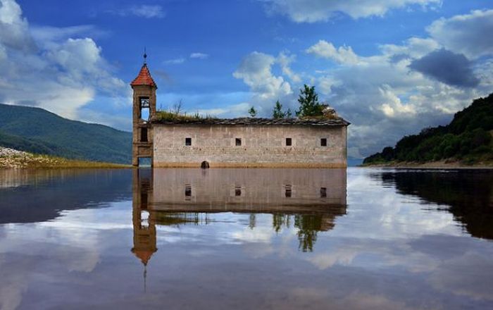 Abandoned Places (70 pics)