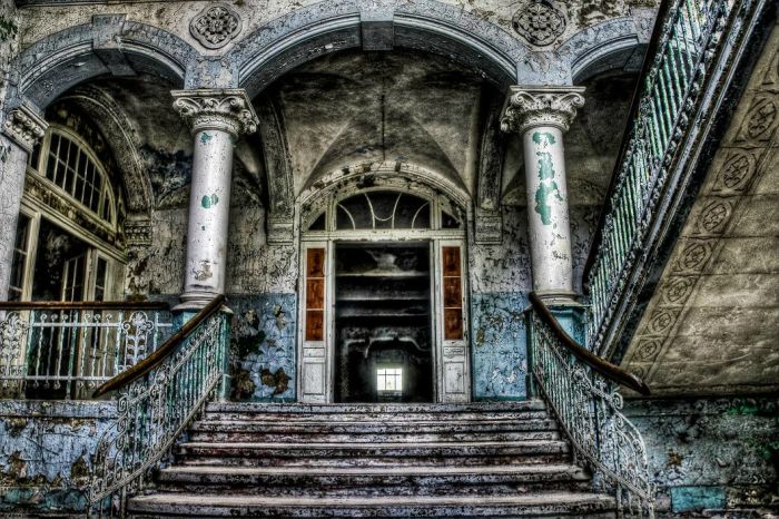 Abandoned Places (70 pics)