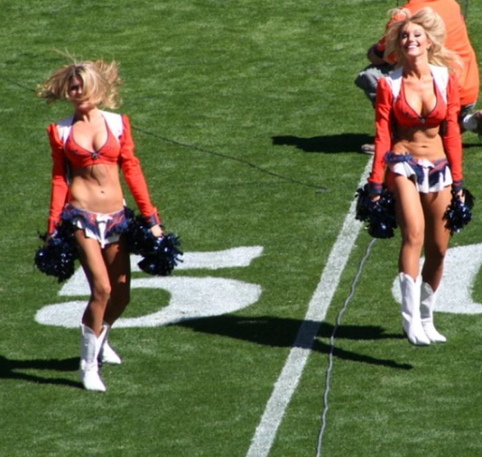 Denver Broncos Cheerleaders (73 pics)