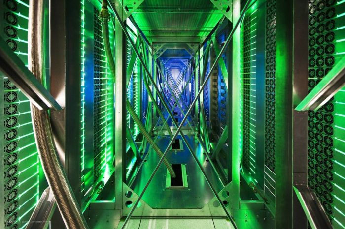 Google's Top-Secret Data Center (37 pics)