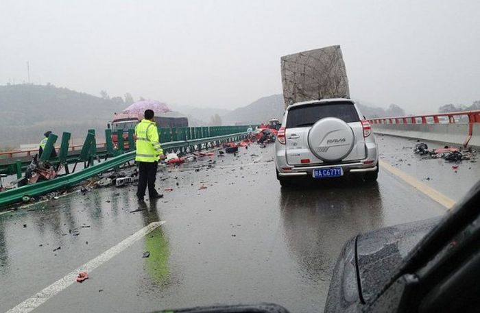 Multiple Ferrari Crash (6 pics)