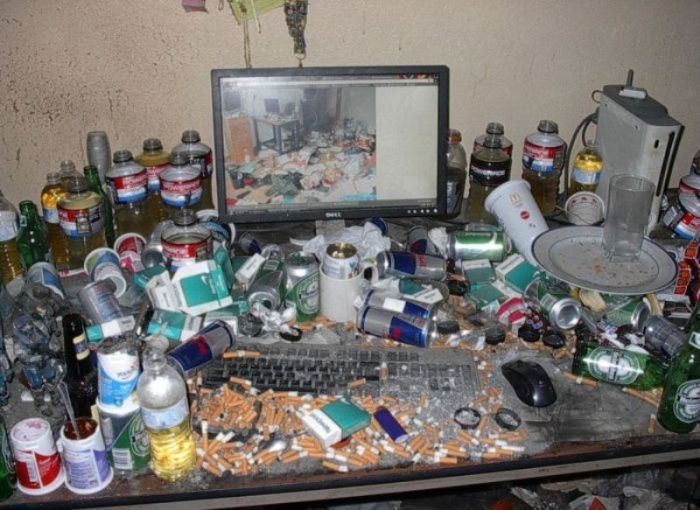 Trashed Places (21 pics)