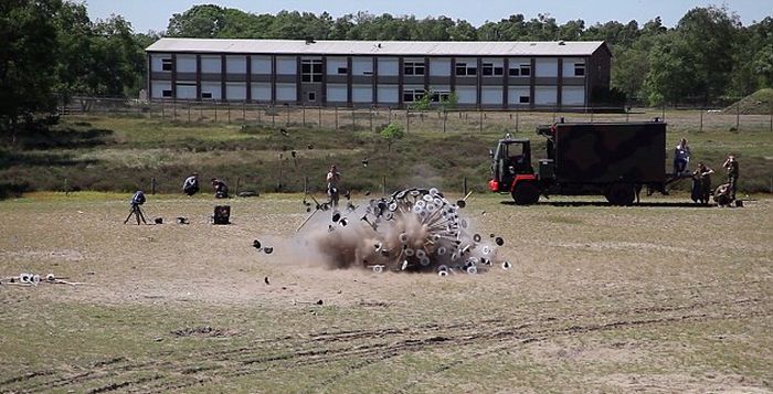 Anti-Landmine Device (8 pics)