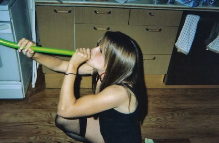 Beer Bong Girls (45 pics)