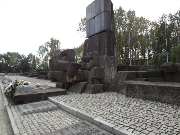 Auschwitz Concentration Camp (40 pics)
