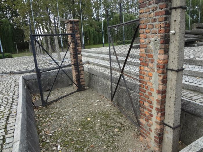 Auschwitz Concentration Camp (40 pics)