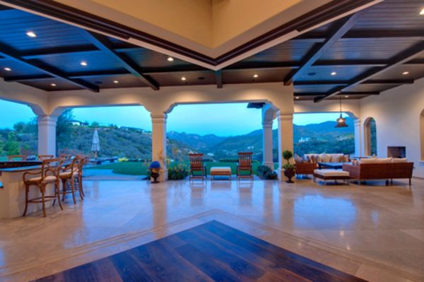 A New Mansion of Britney Spears (30 pics)