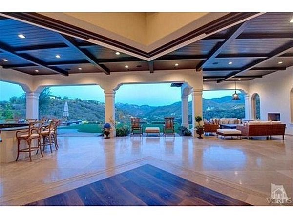 A New Mansion of Britney Spears (30 pics)