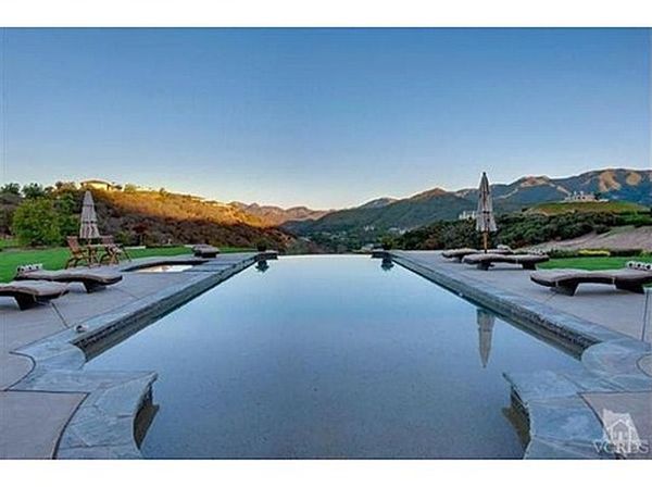 A New Mansion of Britney Spears (30 pics)