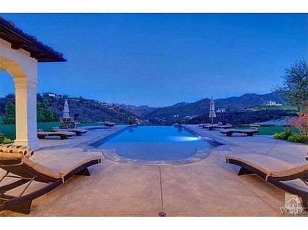 A New Mansion of Britney Spears (30 pics)