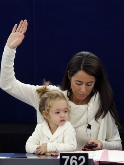 2-Year-Old Victoria Cerioli Can Vote (6 pics)