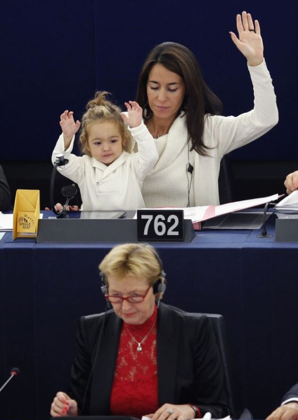 2-Year-Old Victoria Cerioli Can Vote (6 pics)