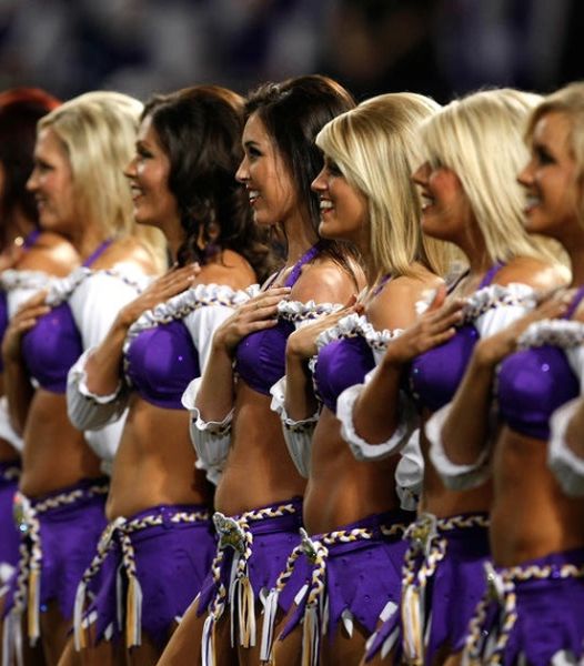 2,113 Minnesota Vikings Cheerleaders Stock Photos, High-Res