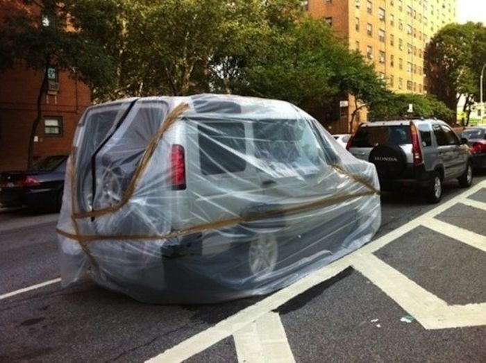 New Yorkers Preparing for the Hurricane (14 pics)