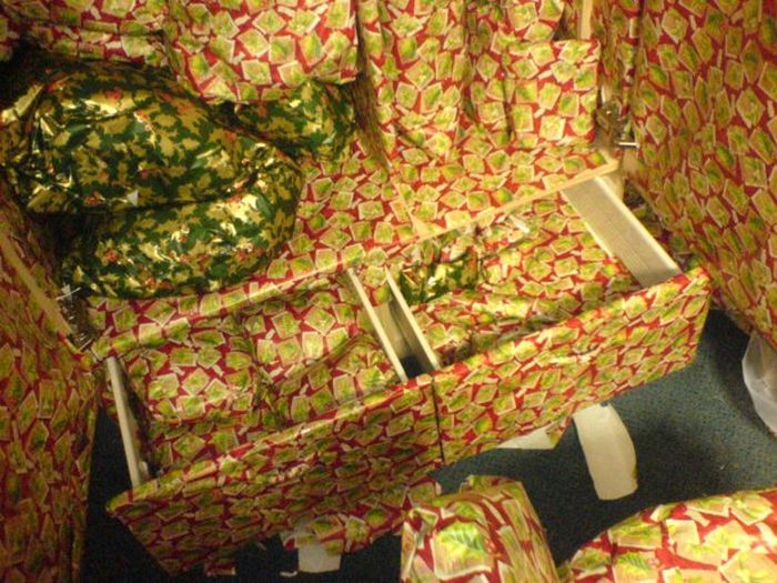 Wrapping Prank (13 pics)