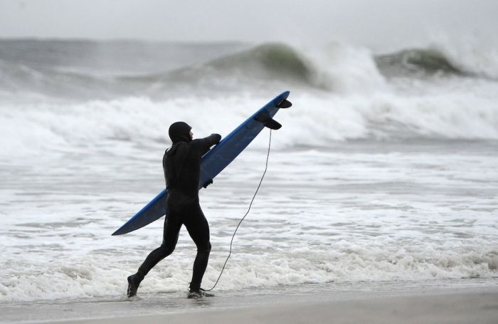 People Who Don't Care About Hurricane Sandy (46 pics)