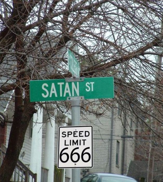 WTF Street Signs (30 pics)