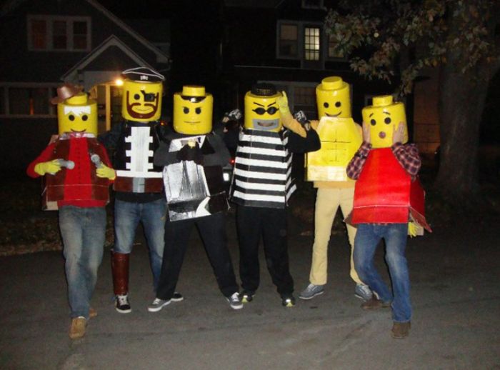 DIY Yourself Lego Halloween Costume (18 pics)